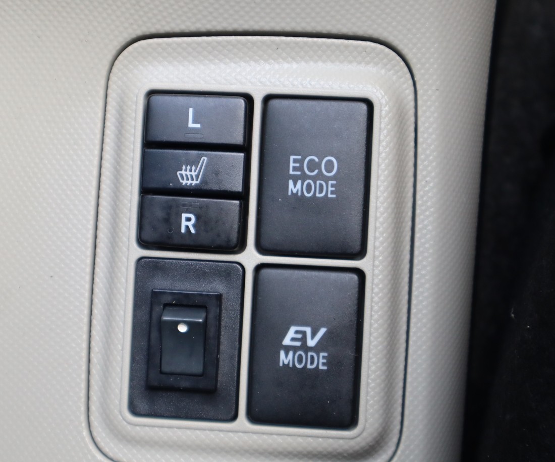 Ev mode toyota aqua discount