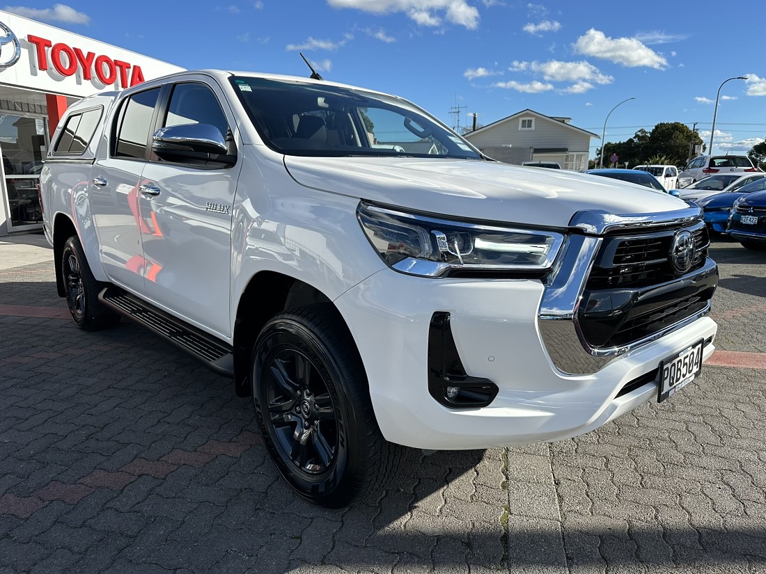 2022 Toyota Hilux Sr5 Td Dc 2.8Dt/4Wd - Toyota NZ