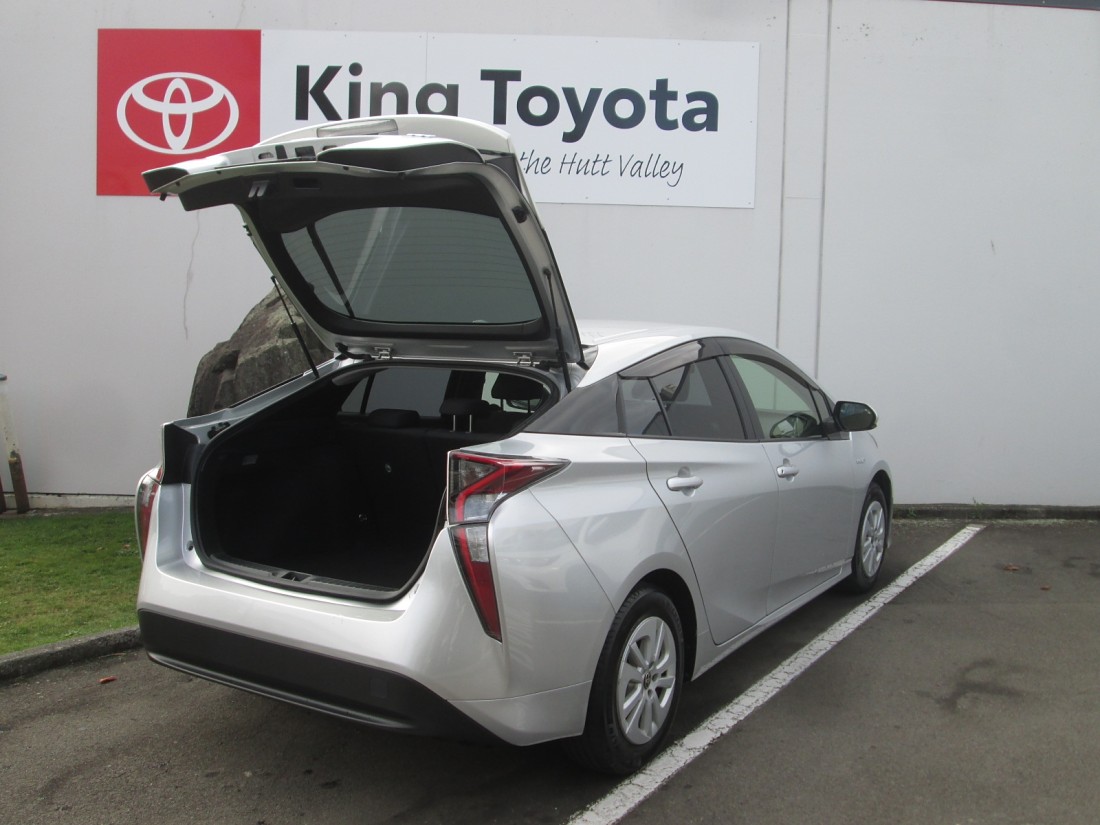 2018 Toyota Prius Hybrid 1.8L - Toyota NZ
