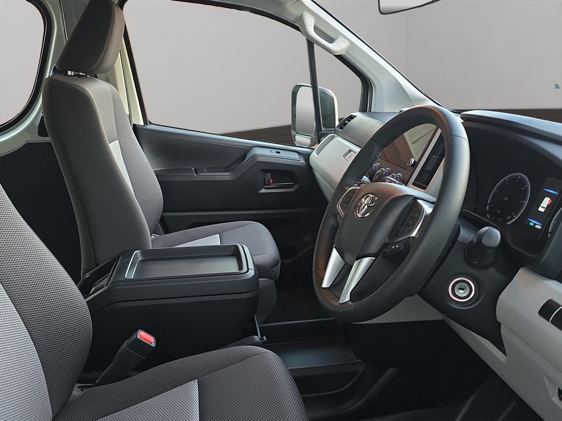 2025 Toyota Hiace ZX MB 2.8DT/6AT - Toyota NZ