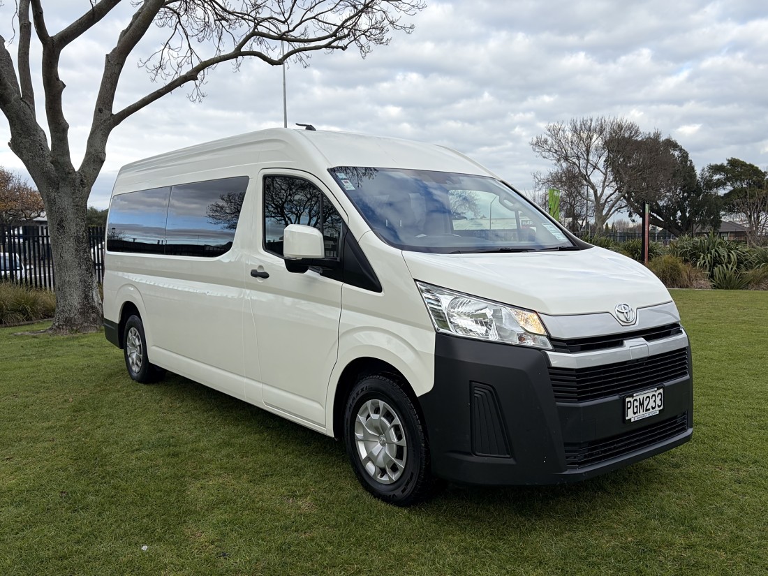 2022 Toyota Hiace ZX 2.8DT Automatic RWD Minibus Van - 10 Seater