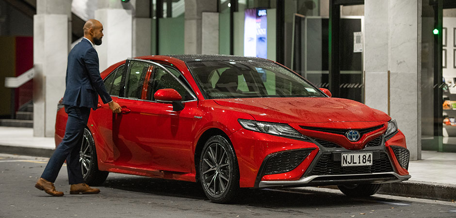 toyota-camry-hybrid