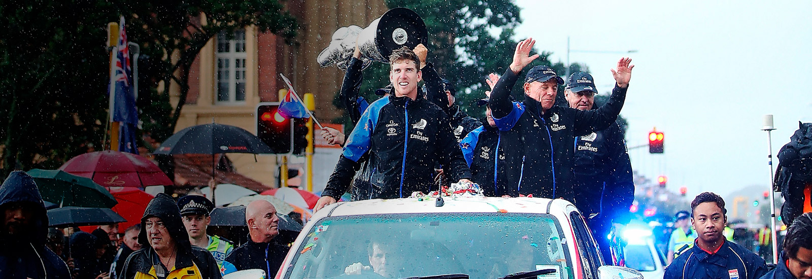 Emirates_Team-NZ_Parade_Hero_1600x550
