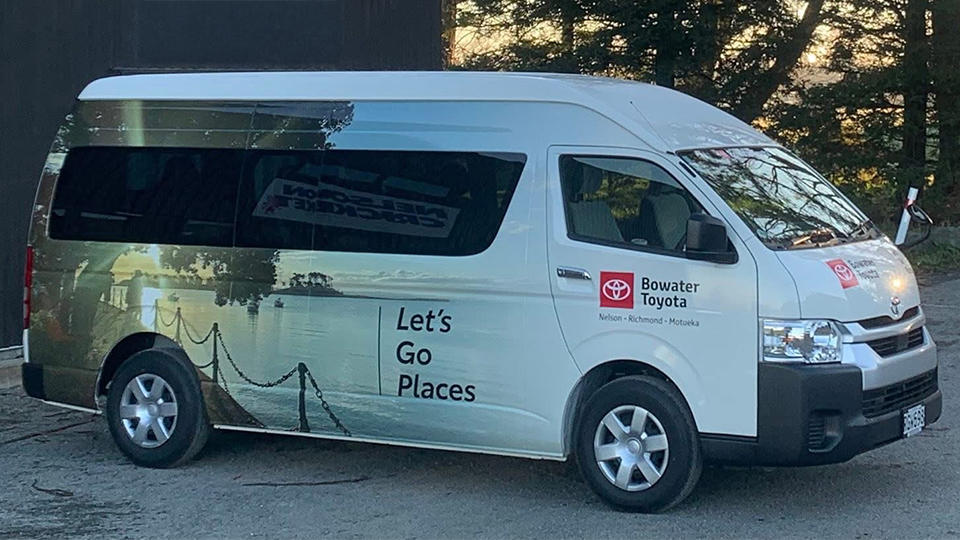Tile Image Community Bus Bowater 960x540px