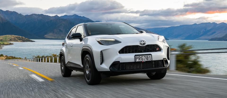 yaris-cross-gr-sport-accessories-960x416