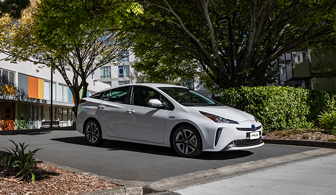 What is a hybrid car and how do they work? - Toyota NZ