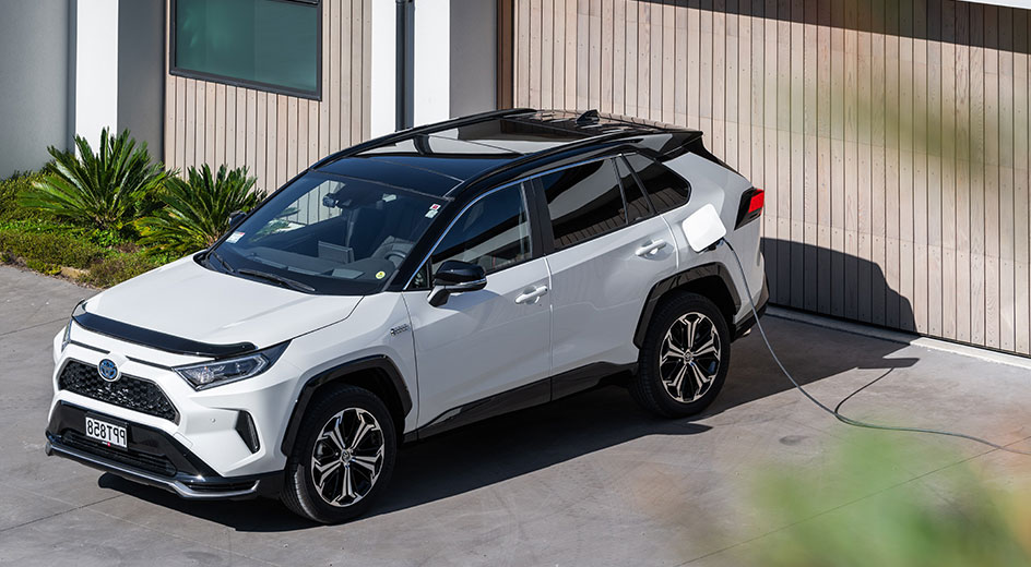 RAV4-PHEV944x520jpg