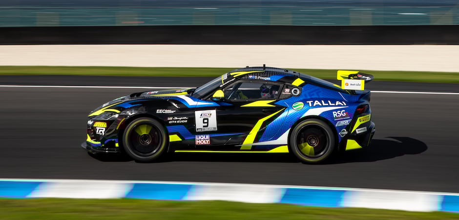 Chris White GT4 car (940 x 450)