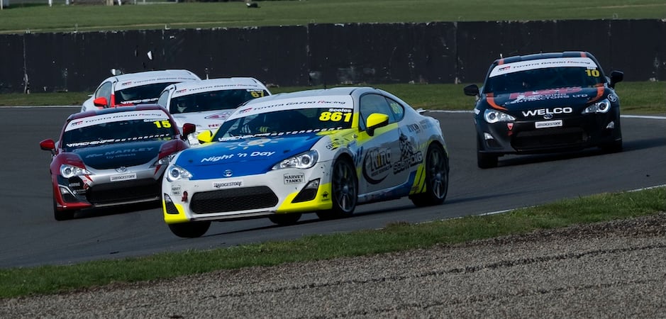 Niekop race 2 win Manfeild (940 x 450)