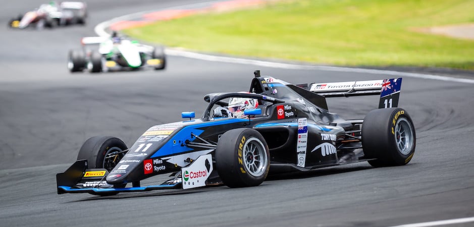 Louis first test HD (940 x 450)