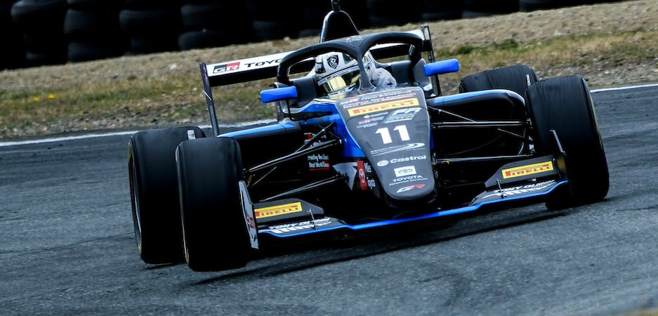 Louis T1 Teretonga (940 x 450)