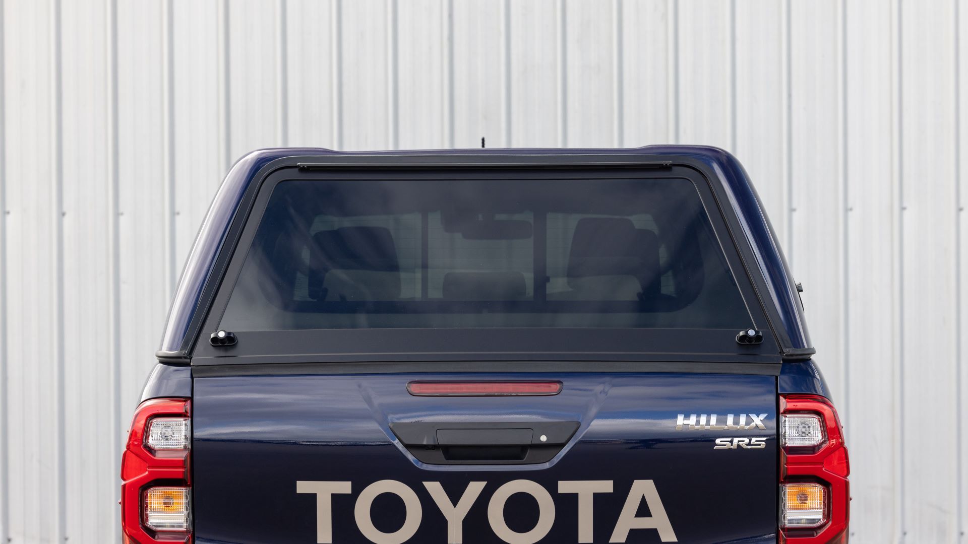 Hilux SR5 Cruiser Hybrid 4WD Double Cab Ute - Accessories - Toyota NZ