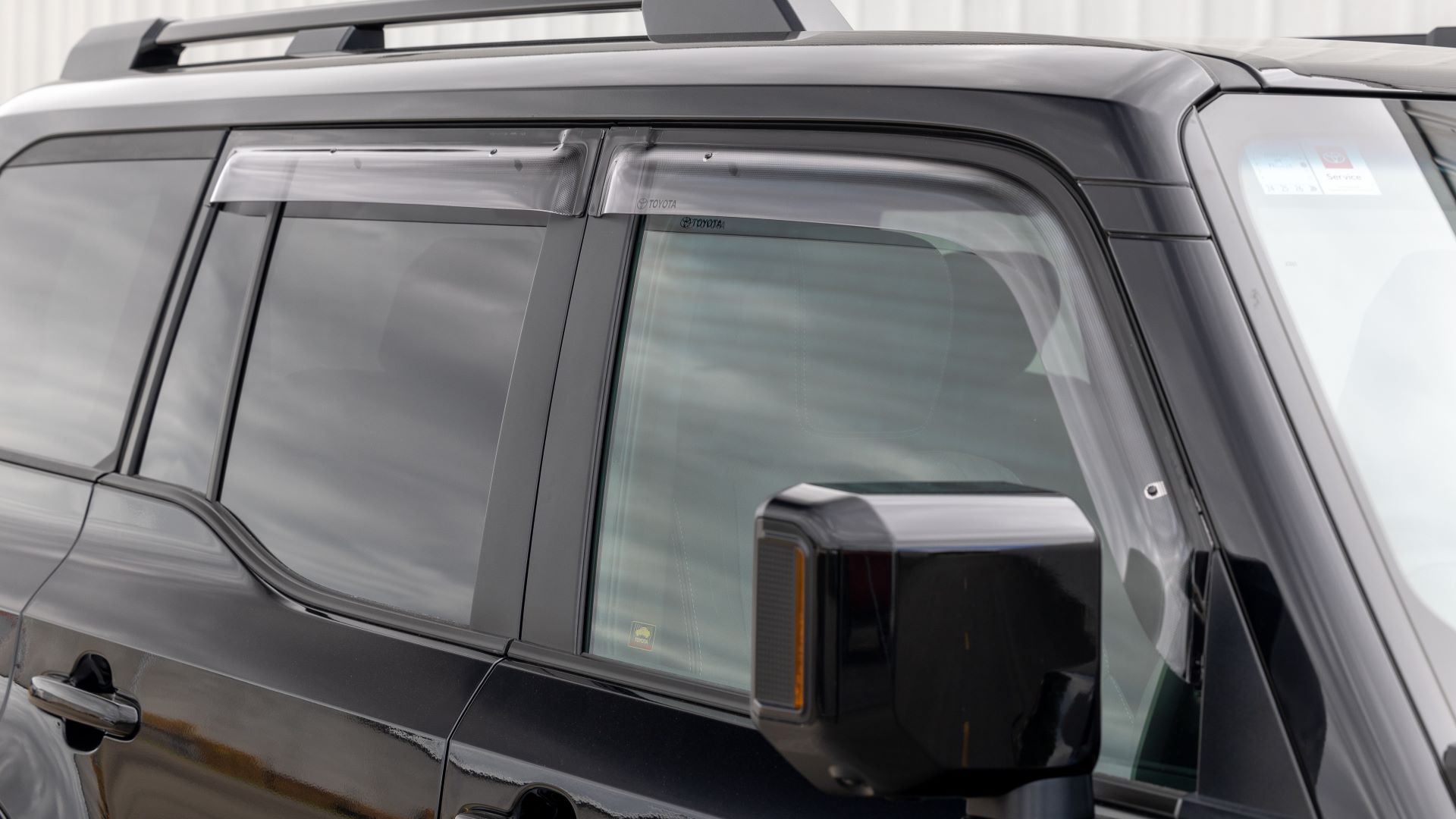 Land Cruiser Prado GXL Hybrid - Accessories - Toyota NZ