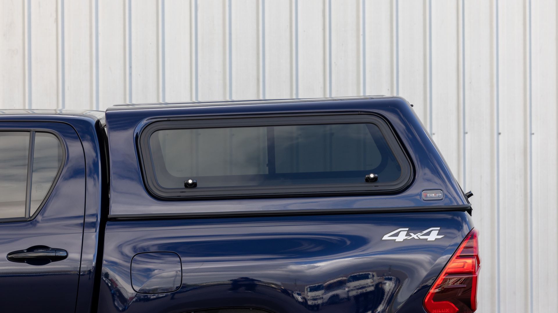 Hilux SR5 Cruiser Hybrid 4WD Double Cab Ute - Accessories - Toyota NZ