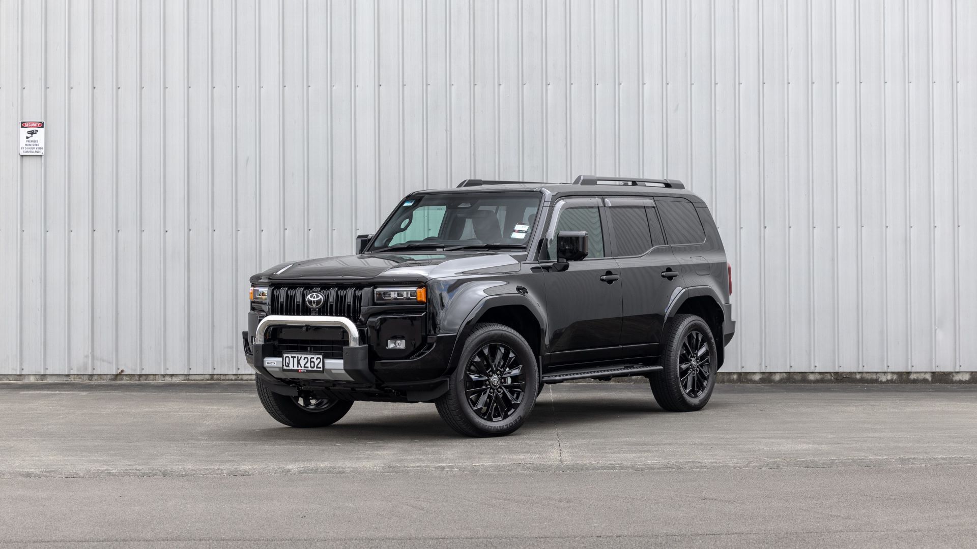 Land Cruiser Prado Adventure Hybrid - Accessories - Toyota NZ