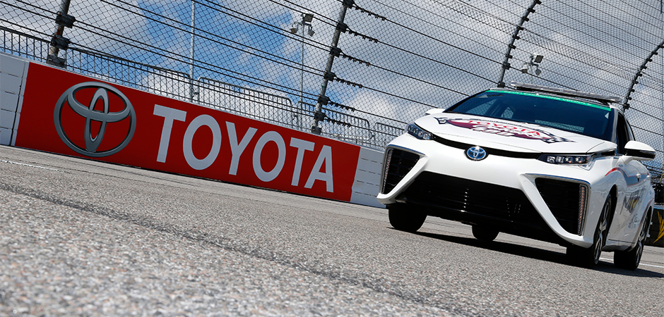 Mirai-Hydrogen-Cell-Car-Debuts-at-NASCAR