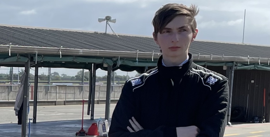 Sim racer revved up for debut circuit season in Toyota 86 Championship_940x450