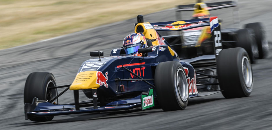 Richard-Verschoor-leads-series-Hero