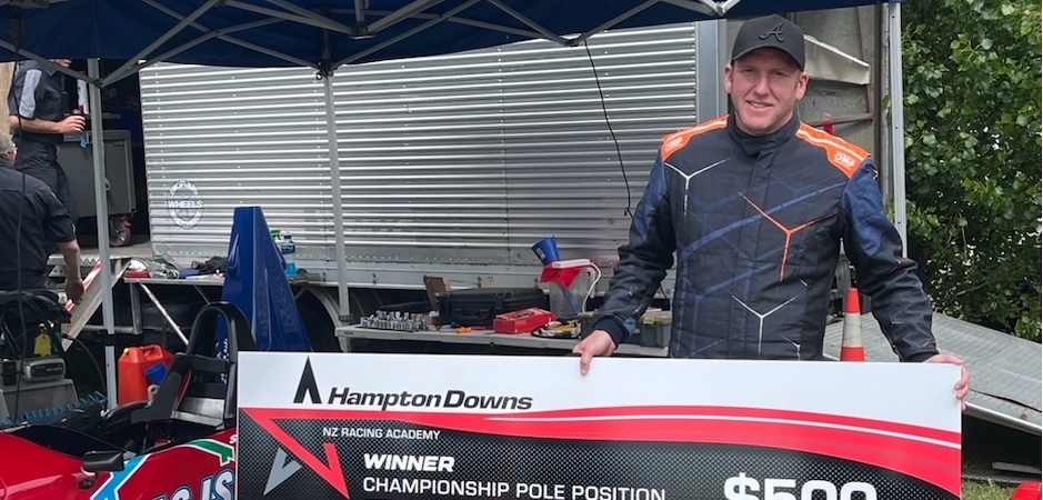 Simon HUnter (940 x 450)