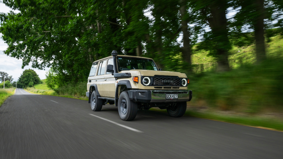 Line-up-of-legendary-Land-Cruiser-70-scaled-back-to-four-core-models-960x540