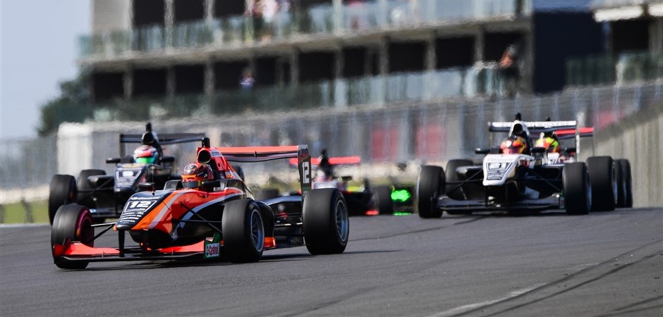 Artem Petrov Race 1 (940 x 450)