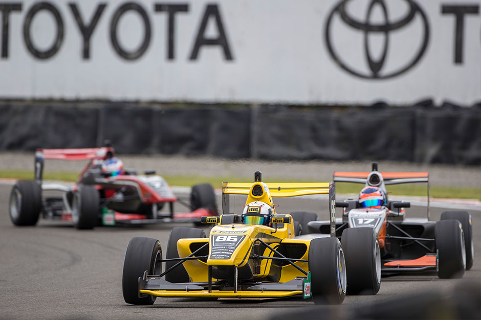 Toyota-Racing-gallery-2-940x626