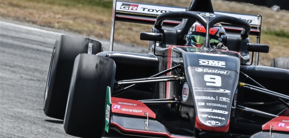 Petr Ptacek (940 x 450)