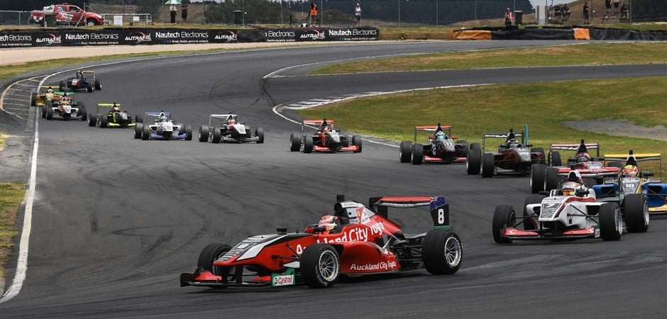 Race 2 Hampton Downs (940 x 450)