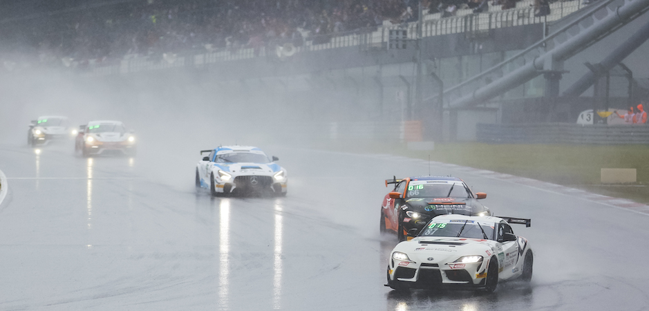 Nurburgring race 1 (940 x 450)