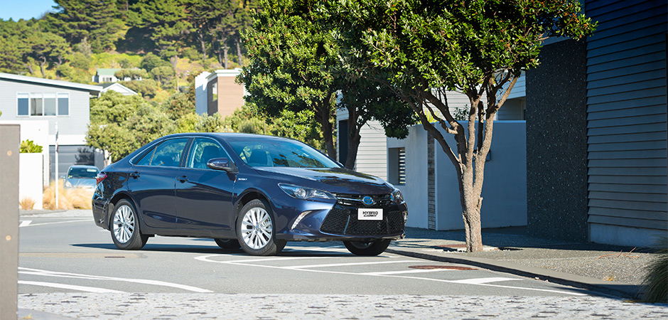 Camry-Hybrid,-Atara-SL,-AVVGL,-nm1-2015_Location008