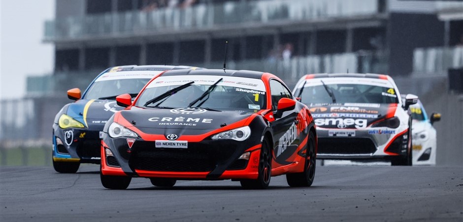 ROwan race 1 HD22 (940 x 450)