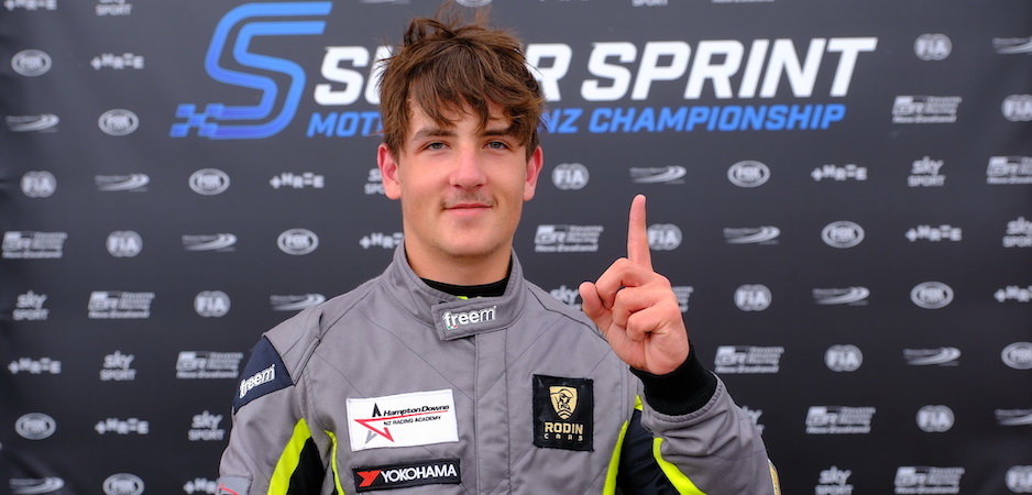 Crosbie on the grid for Castrol Toyota FR Oceania Championship_940x450