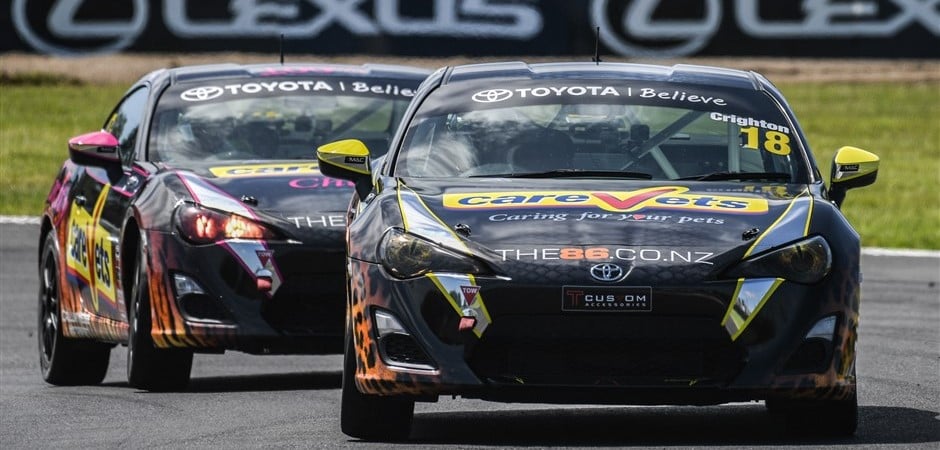 CareVets battle Race 2 Pukekohe (940 x 450)