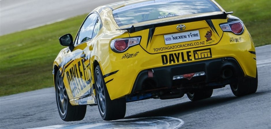 christina supercars 22 (940 x 450)