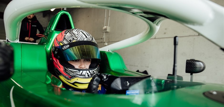 Bree Morris 2 (940 x 450)