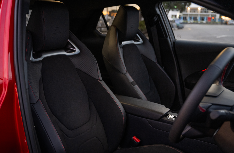 C-HR-GR-Sport-Gallery11-960x626