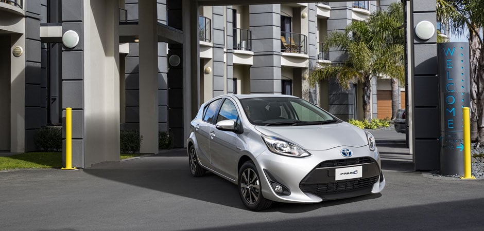 The-ultimate-city-hybrid-‘Prius-c’-gets-new-styling-&-equipment_HERO_940x450