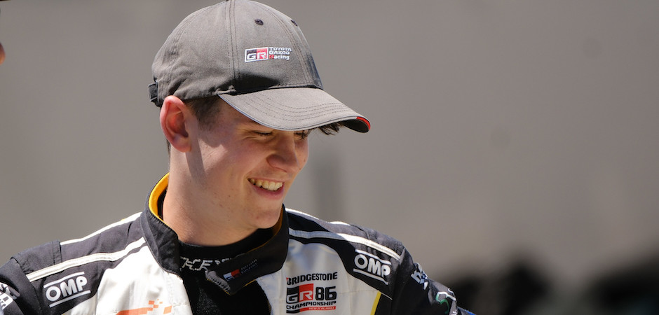 Chris WHite 25-26 (940 x 450)