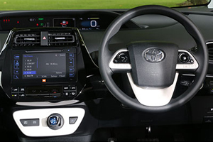 Prius-Hatch_interior-beauty_300x200