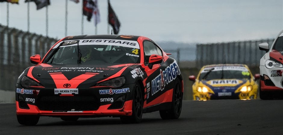 Simon win 1 (940 x 450)