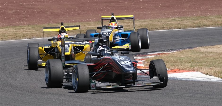 Muth Taupo SUnday win (940 x 450)