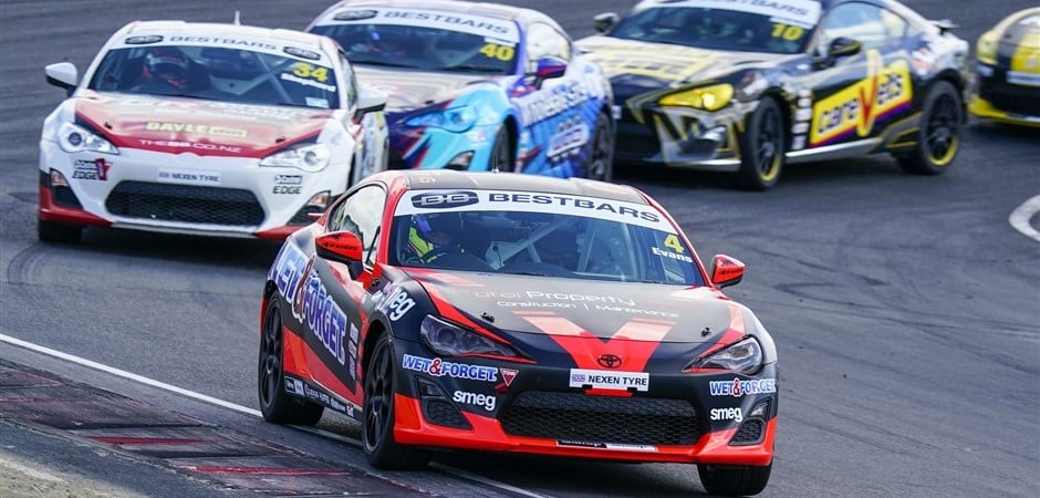 racing r2 (940 x 450)