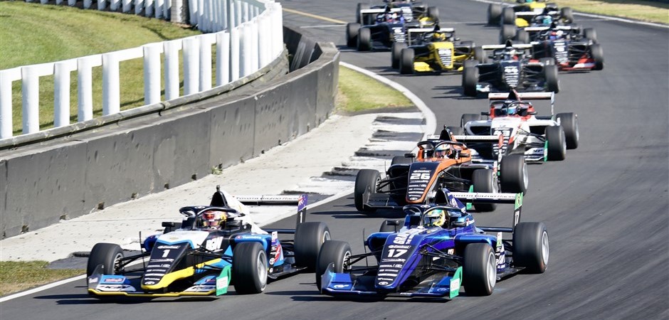 Turn 1 Motor Cup (940 x 450)