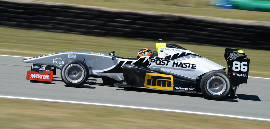 Kiwi_driver_fund_boosts_young_drivers_into_TRS_2015_940x450-web
