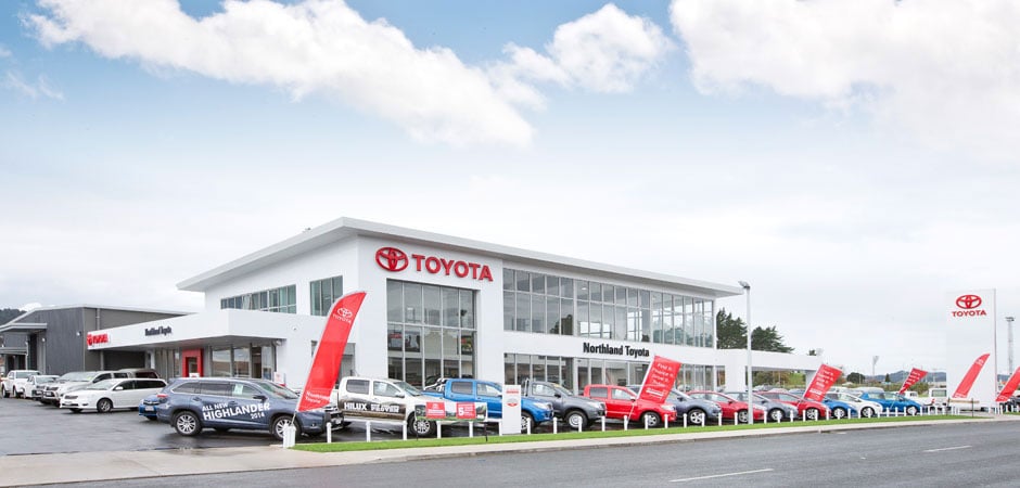 Toyota dealers cut power use