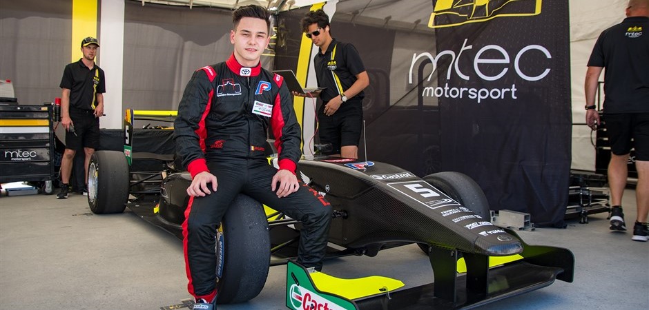 Petru Florescu (940 x 450)