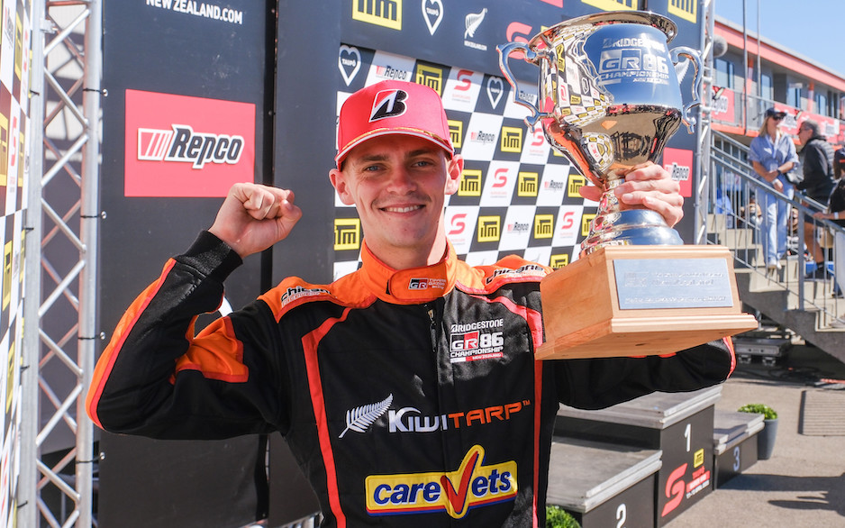 Hugo champ (940 x 450z)