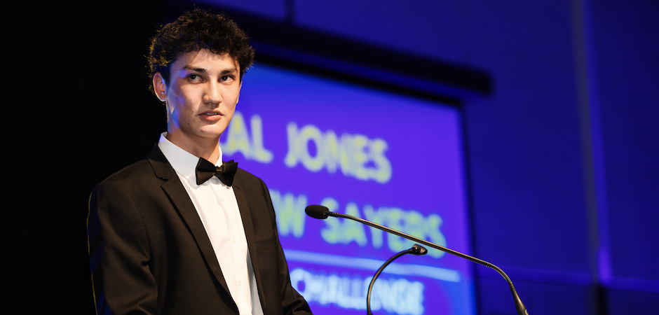 Zeal Jones (940 x 450)