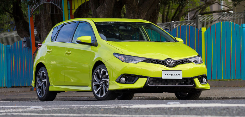 2015-Corolla-Hatch-Levin-ZR-940x450px-web