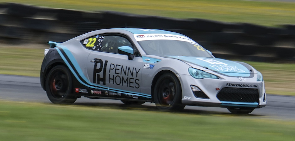 Penny Manfeild pole position (940 x 450)